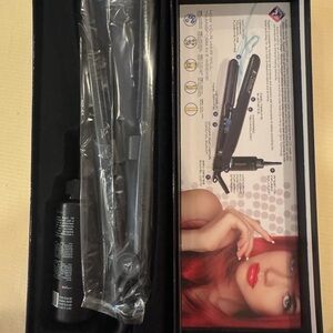 Royal Black Hair Styling Iron with argon oil